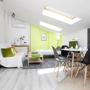 Urban Nest Lazarza 3 Apartament